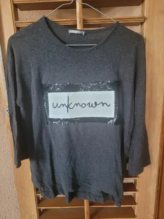 Maglietta donna grigia con paillettes