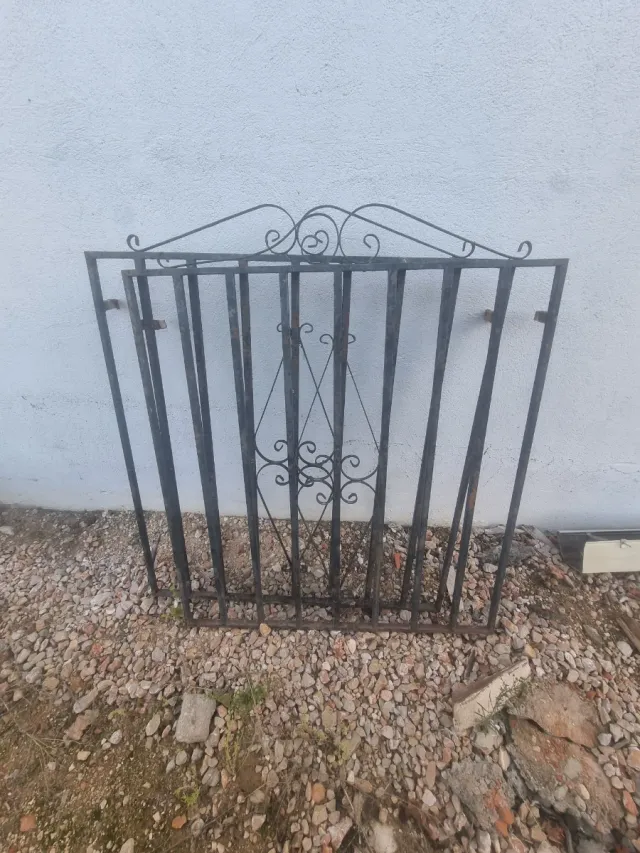 Rejas metálicas negras