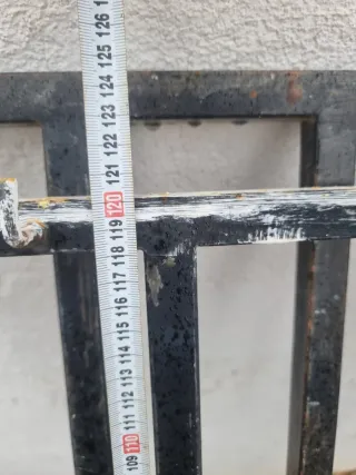 Rejas metálicas negras