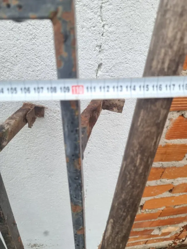 Rejas metálicas negras