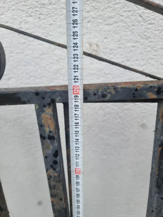 Rejas metálicas negras