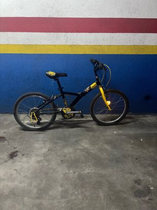 Bicicleta infantil amarilla