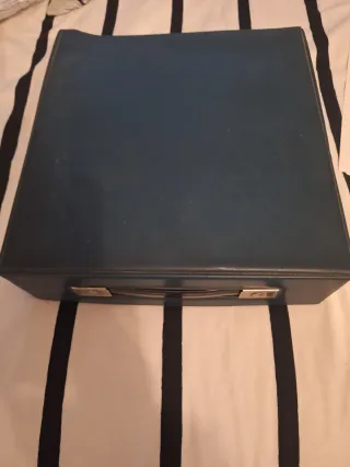 Máquina de escribir Olivetti DORA