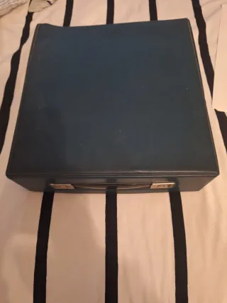 Máquina de escribir Olivetti DORA