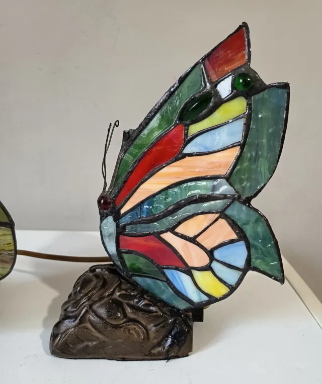 Coppia Lampade a farfalla stile Tiffany Arcobaleno