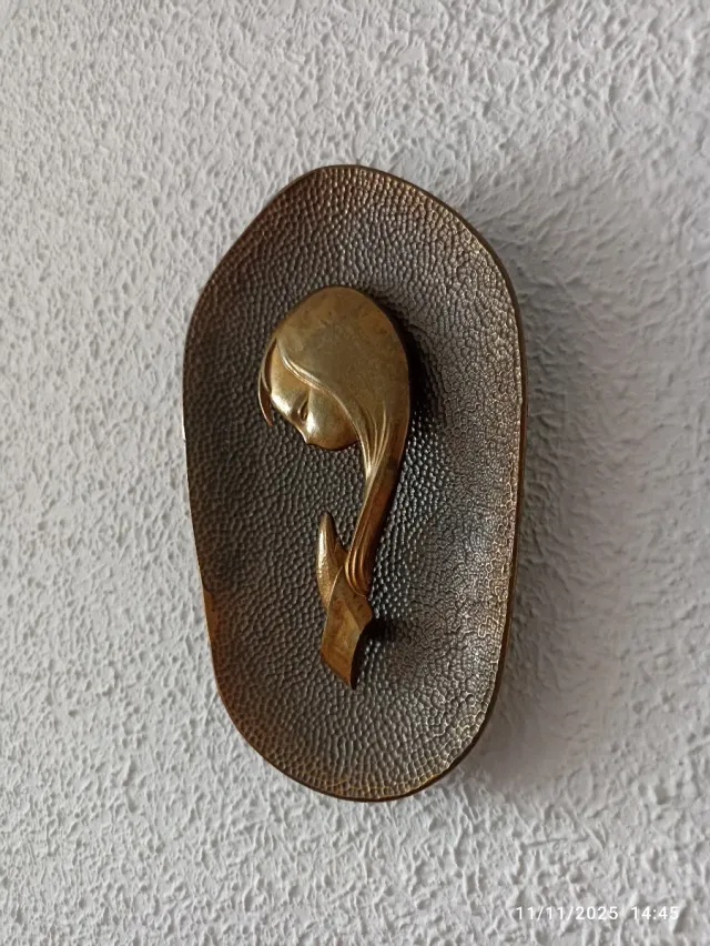 Antigua Virgen Niña Bronce con Sello