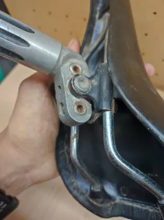 Tija Zeus y sillín Turbo