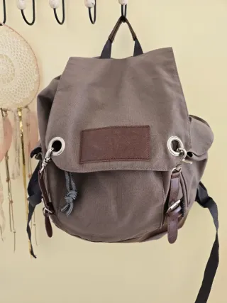 Mochila de lona sin estrenar