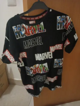 Camiseta Marvel Negra Talla 11/12 años