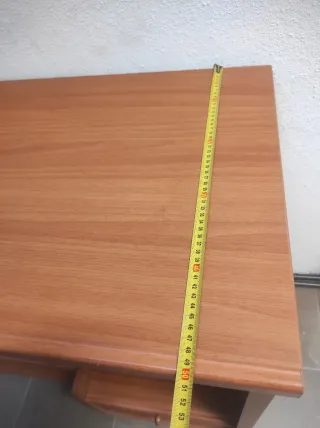 Mesa escritorio madera con bandeja