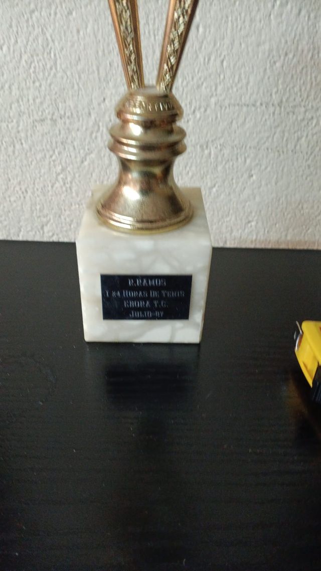 Trofeo Vintage Dorado 33cm