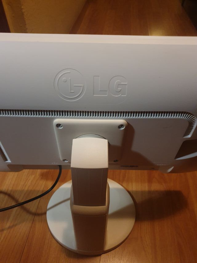 Pantalla LG 23 Pulgadas Blanca