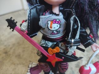 Muñeca Kelly Hello Kitty Rock con Accesorios