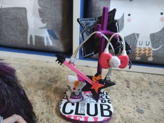 Muñeca Kelly Hello Kitty Rock con Accesorios