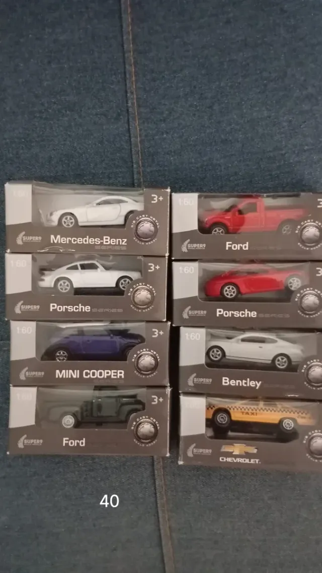 Lotto 8 Auto Leggendarie Welly + Opuscolo