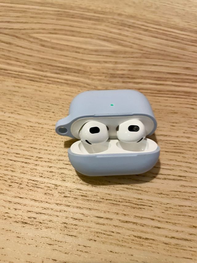 Airpods 3ª Gen , incluye funda azul y caja