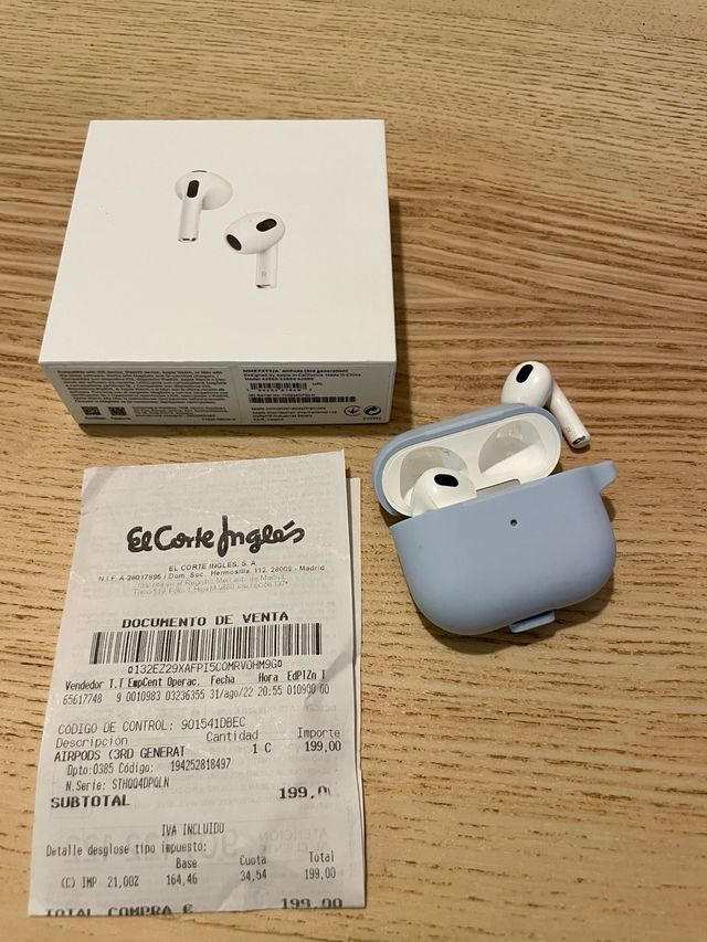 Airpods 3ª Gen , incluye funda azul y caja