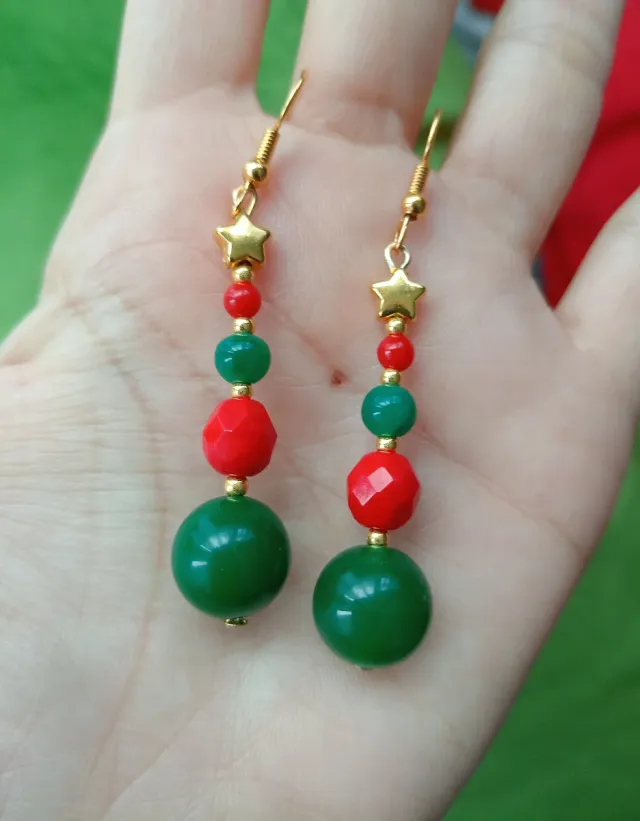 Pendientes nuevos con estrellas doradas