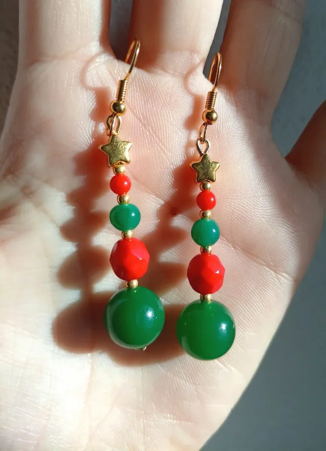 Pendientes nuevos con estrellas doradas