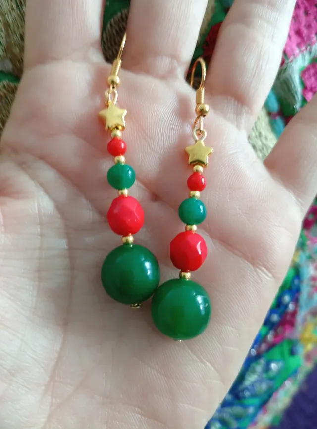 Pendientes nuevos con estrellas doradas