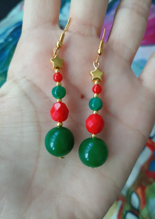 Pendientes nuevos con estrellas doradas