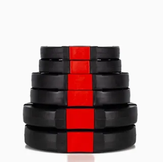 Discos de pesas negros para gimnasio