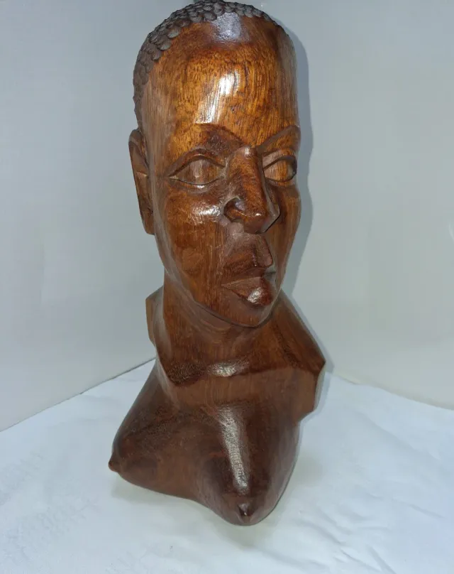 Sculture in legno artigianali