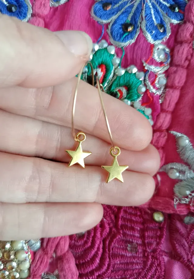 Pendientes Aro con Estrella Dorada