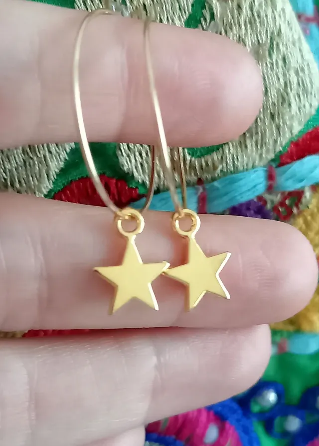Pendientes Aro con Estrella Dorada