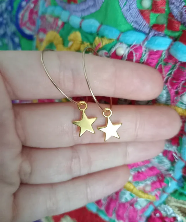 Pendientes Aro con Estrella Dorada