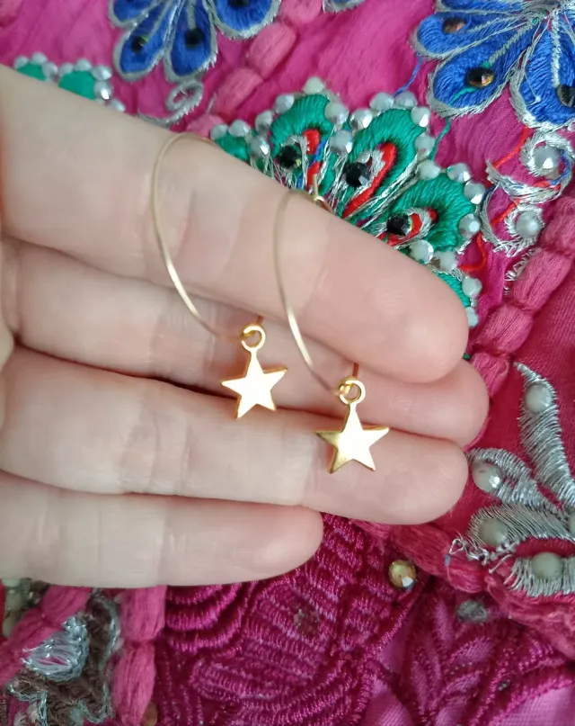 Pendientes Aro con Estrella Dorada