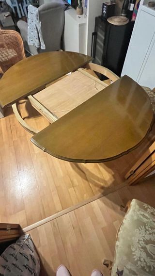 Mesa redonda extensible madera y ratán