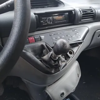 Peugeot 806 2001. Cal fer-li culata.