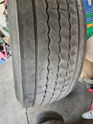 Pareja continental semirremolque 385/65 R 22.5
