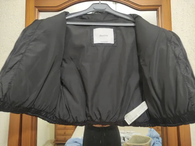 Chaleco Puffer Bershka Negro