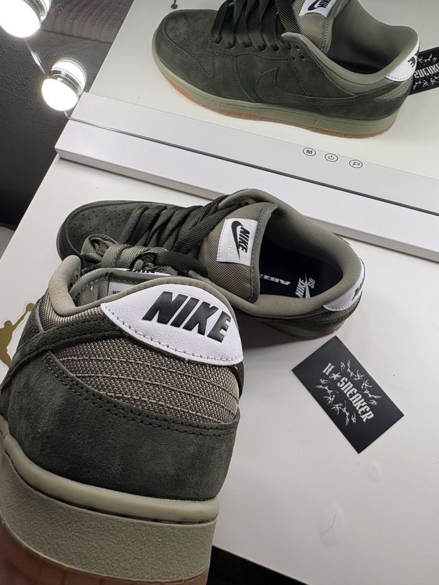 Nike SB Dunk Low Sequoia Verde Oliva