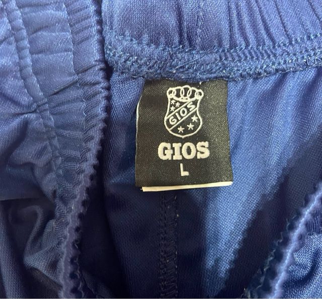 Pantalón corto deportivo GIOS azul y blanco