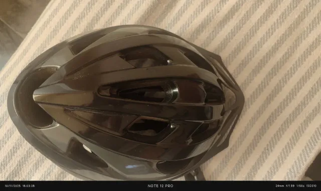 Casco de bicicleta negro