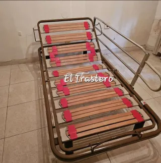 CAMA ARTICULADA CON BARANDILLA