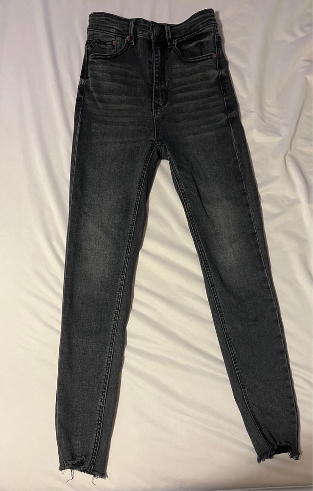 Pantalón vaquero negro Stradivarius