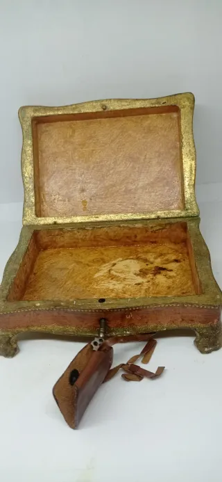 Cofanetto vintage in legno con chiave