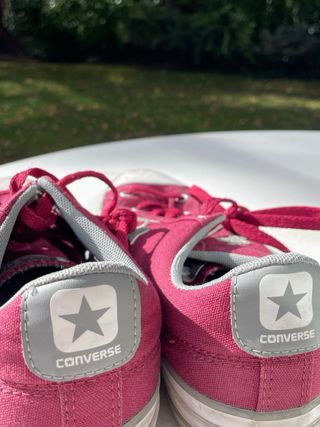 Zapatillas Converse Talla 41 Rojas y Plateadas