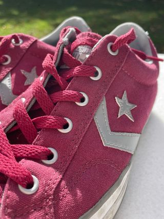 Zapatillas Converse Talla 41 Rojas y Plateadas