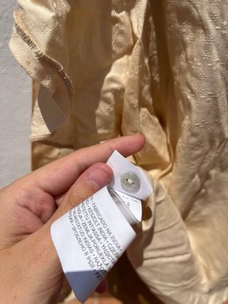 Blusa vainilla con volantes