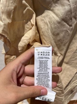 Blusa vainilla con volantes