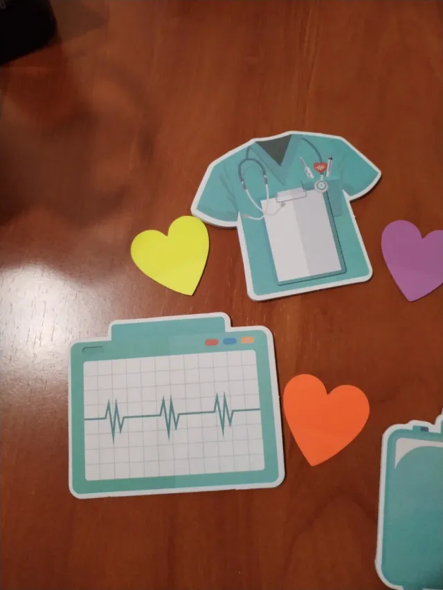 Set de 7 pegatinas médicas y corazones