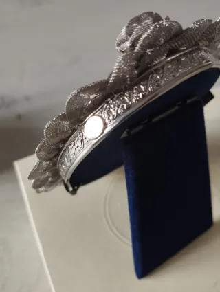 Piccolo portafoto metallico lavorato nuovo