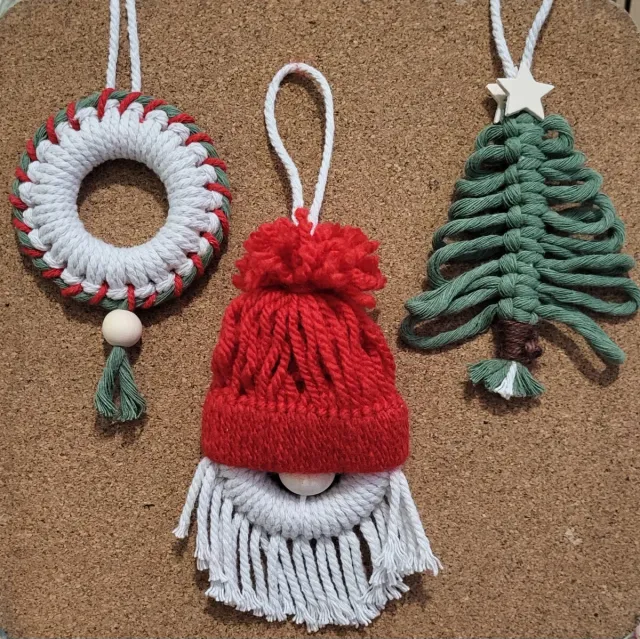 Adornos Navideños Macramé Hechos a Mano