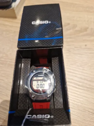 Reloj Casio Nuevo Plata y Rojo