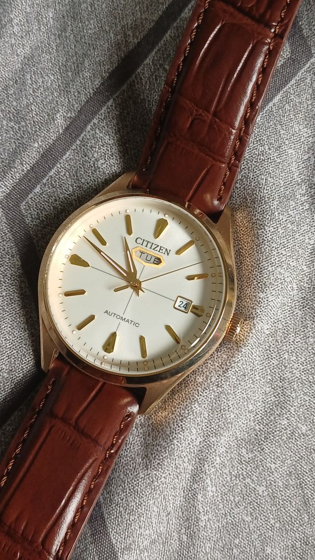 Reloj Citizen C7 Automático NH8390 Marrón/Dorado
